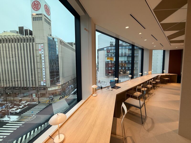 TAMARIBAラウンジ内観